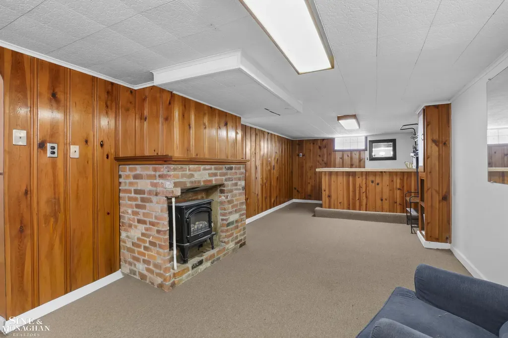 16532 Rosemary Street Fraser City MI 48026