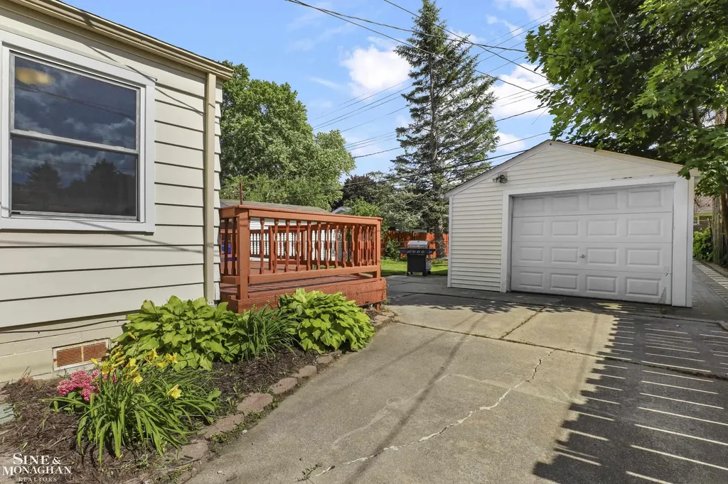 16532 Rosemary Street Fraser City MI 48026