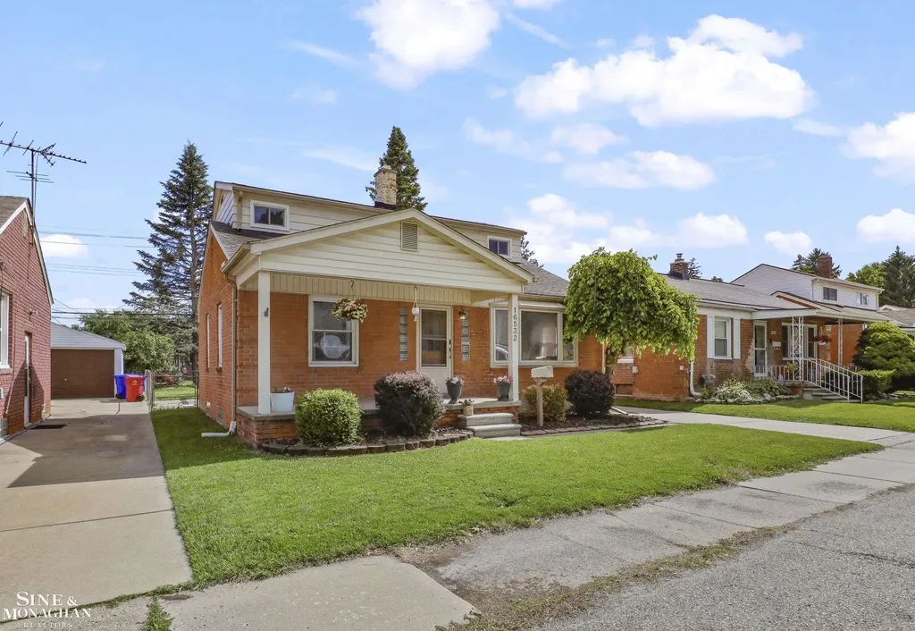 16532 Rosemary Street Fraser City MI 48026