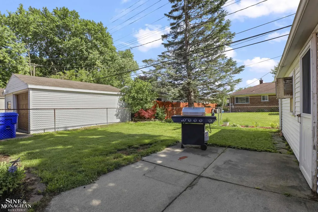 16532 Rosemary Street Fraser City MI 48026