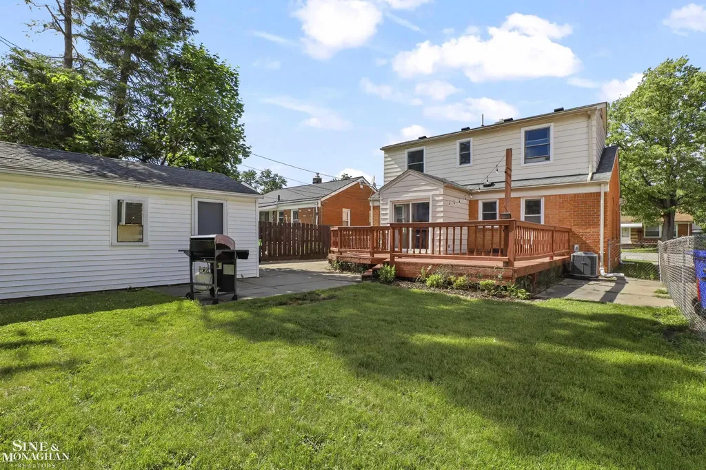 16532 Rosemary Street Fraser City MI 48026