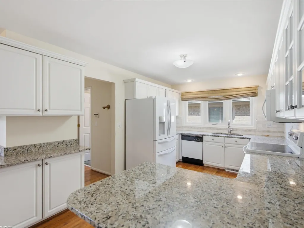 6737 Copper Creek Drive Washington Township MI 48094