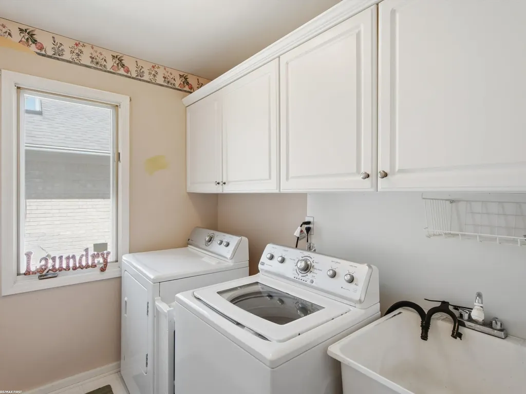 6737 Copper Creek Drive Washington Township MI 48094