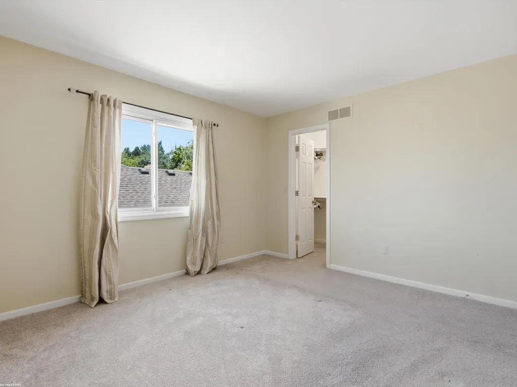 6737 Copper Creek Drive Washington Township MI 48094