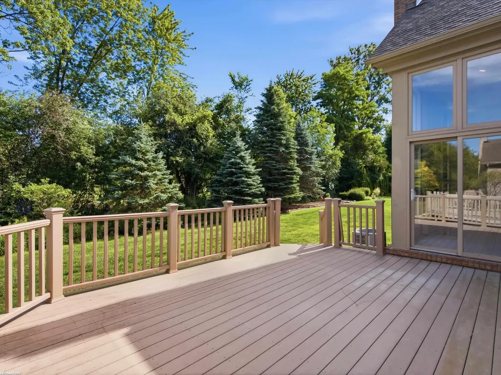 6737 Copper Creek Drive Washington Township MI 48094