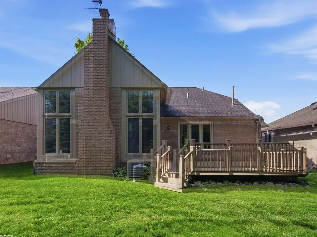 6737 Copper Creek Drive Washington Township MI 48094
