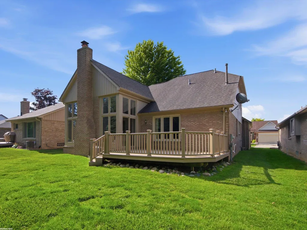 6737 Copper Creek Drive Washington Township MI 48094