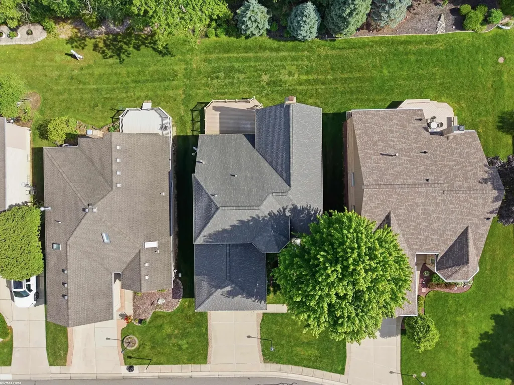 6737 Copper Creek Drive Washington Township MI 48094