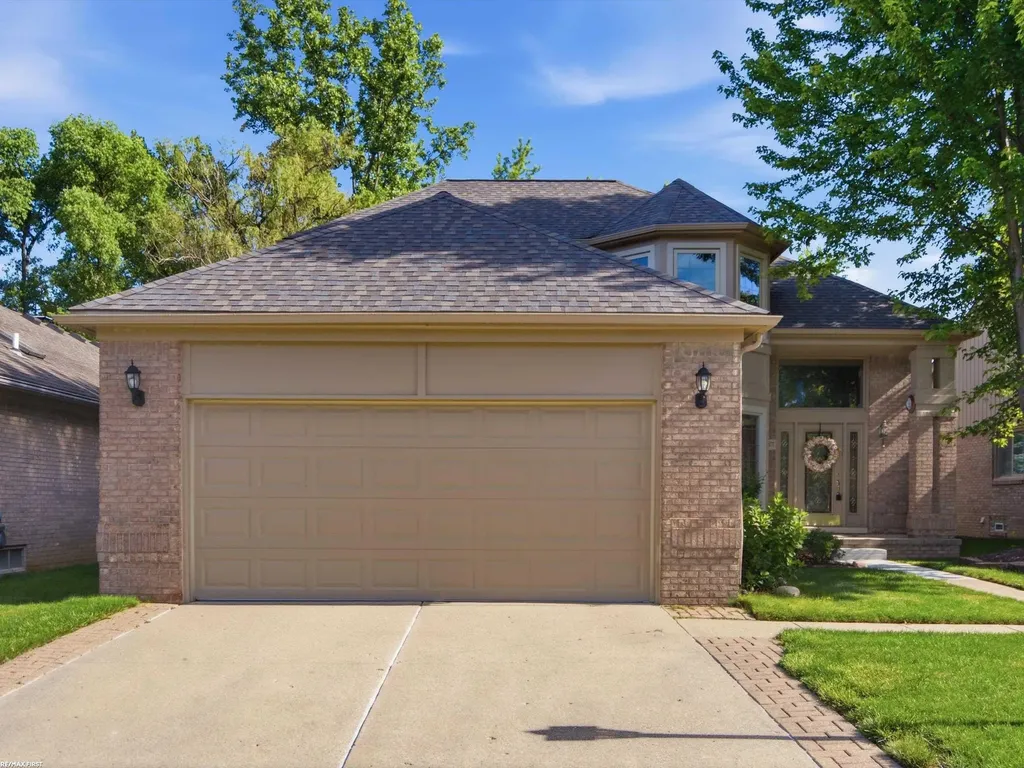 6737 Copper Creek Drive Washington Township MI 48094