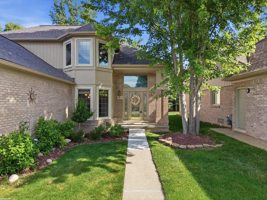 6737 Copper Creek Drive Washington Township MI 48094
