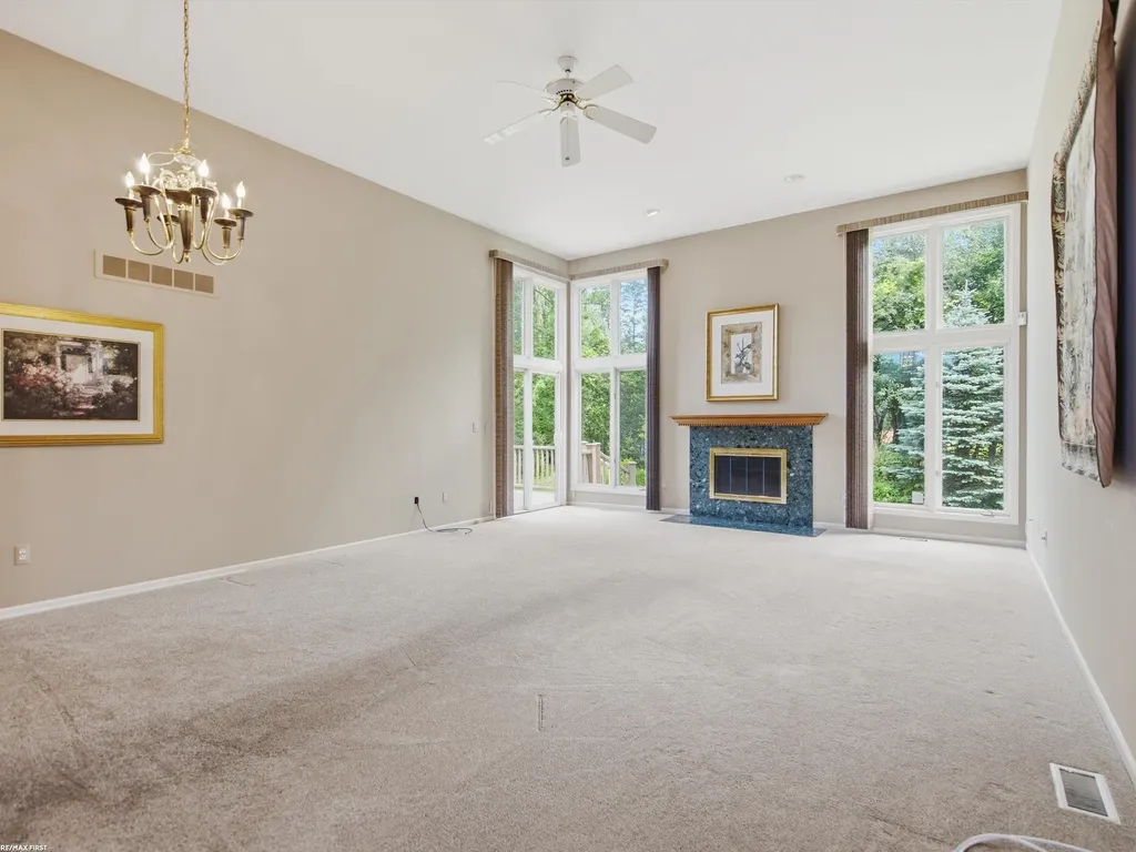 6737 Copper Creek Drive Washington Township MI 48094
