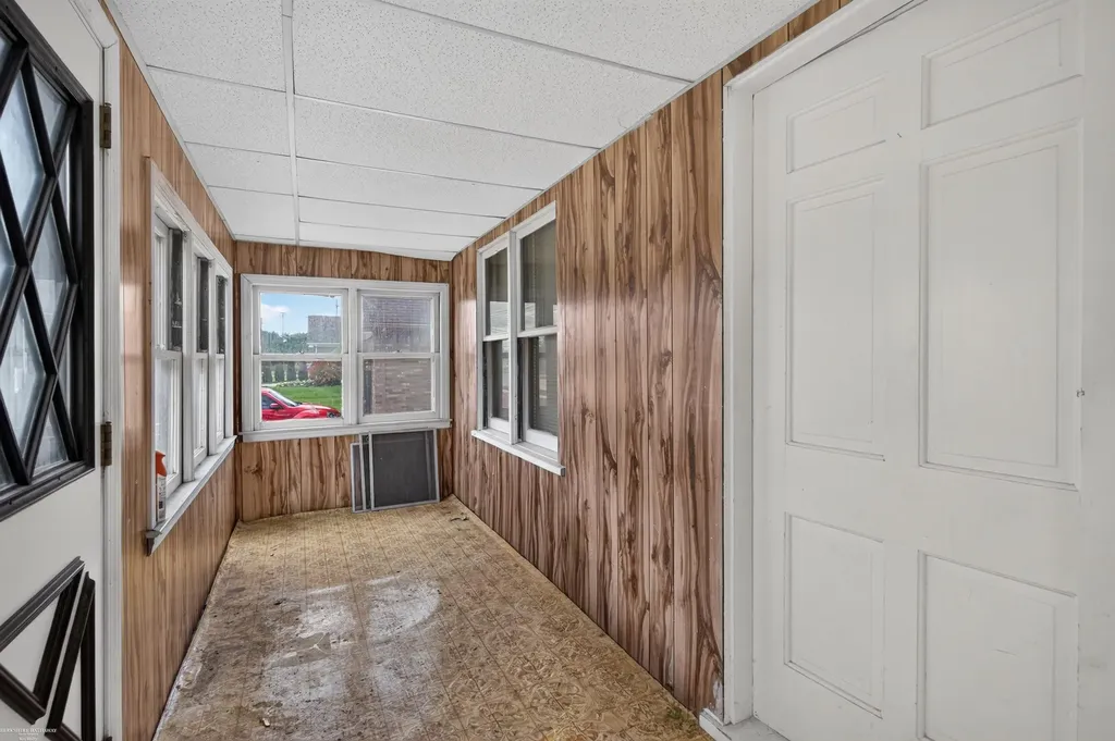37191 Dundee Street Sterling Heights City MI 48310