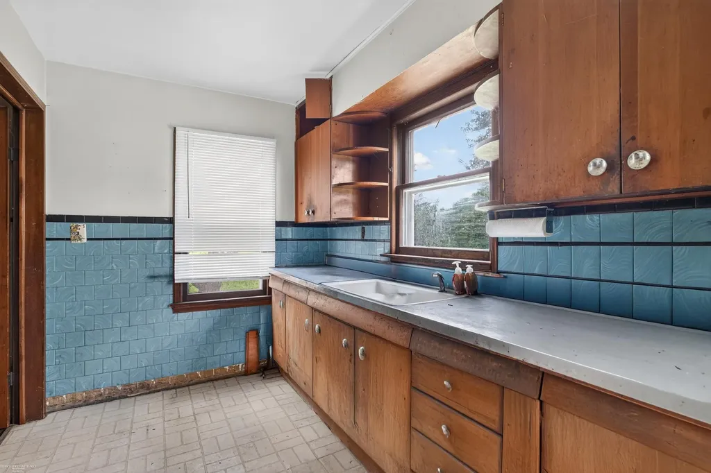 37191 Dundee Street Sterling Heights City MI 48310