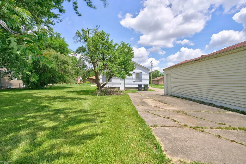 37191 Dundee Street Sterling Heights City MI 48310