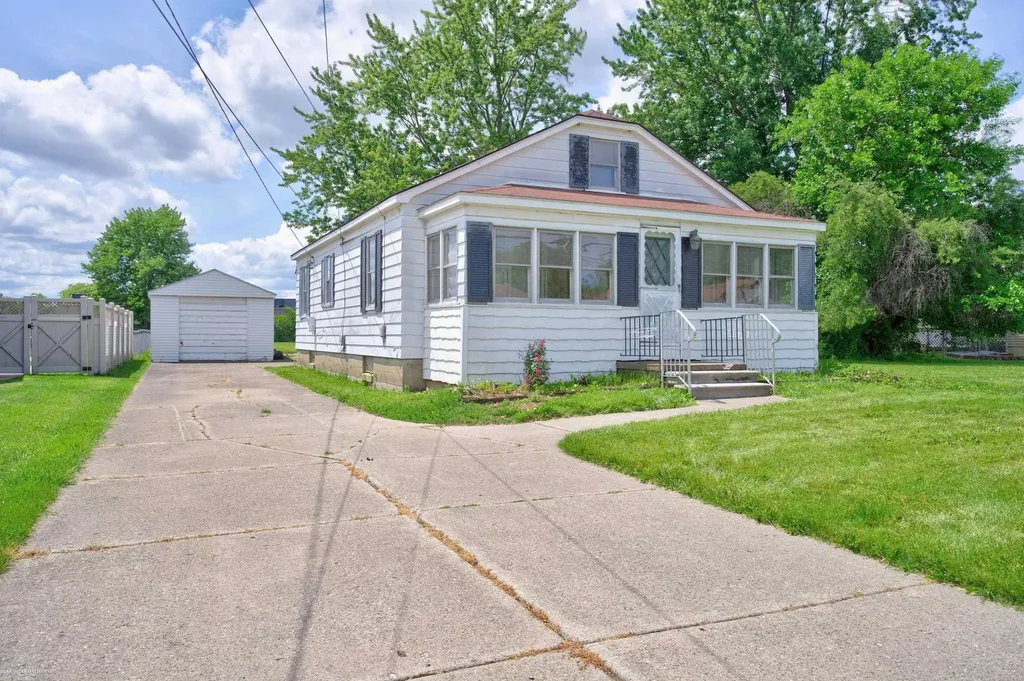 37191 Dundee Street Sterling Heights City MI 48310