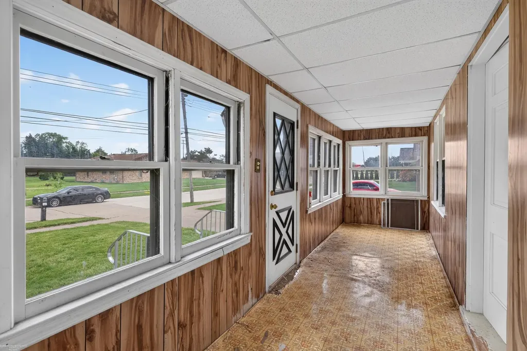 37191 Dundee Street Sterling Heights City MI 48310