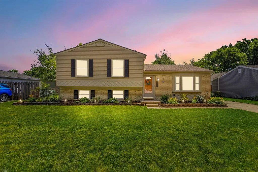 41688 Tetley Dr Drive Sterling Heights City MI 48313