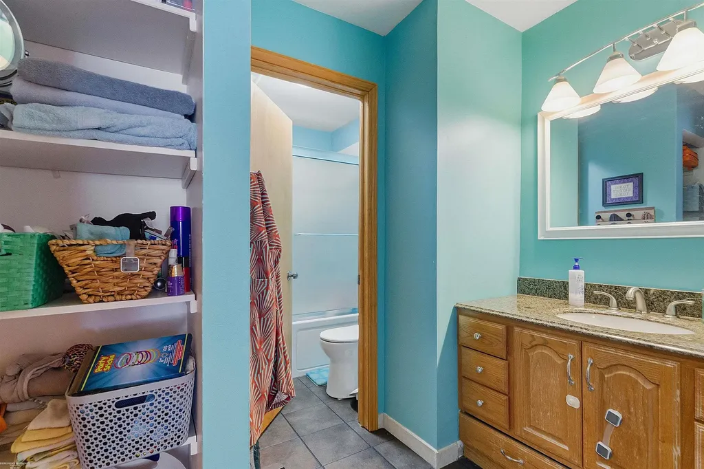 41688 Tetley Dr Drive Sterling Heights City MI 48313