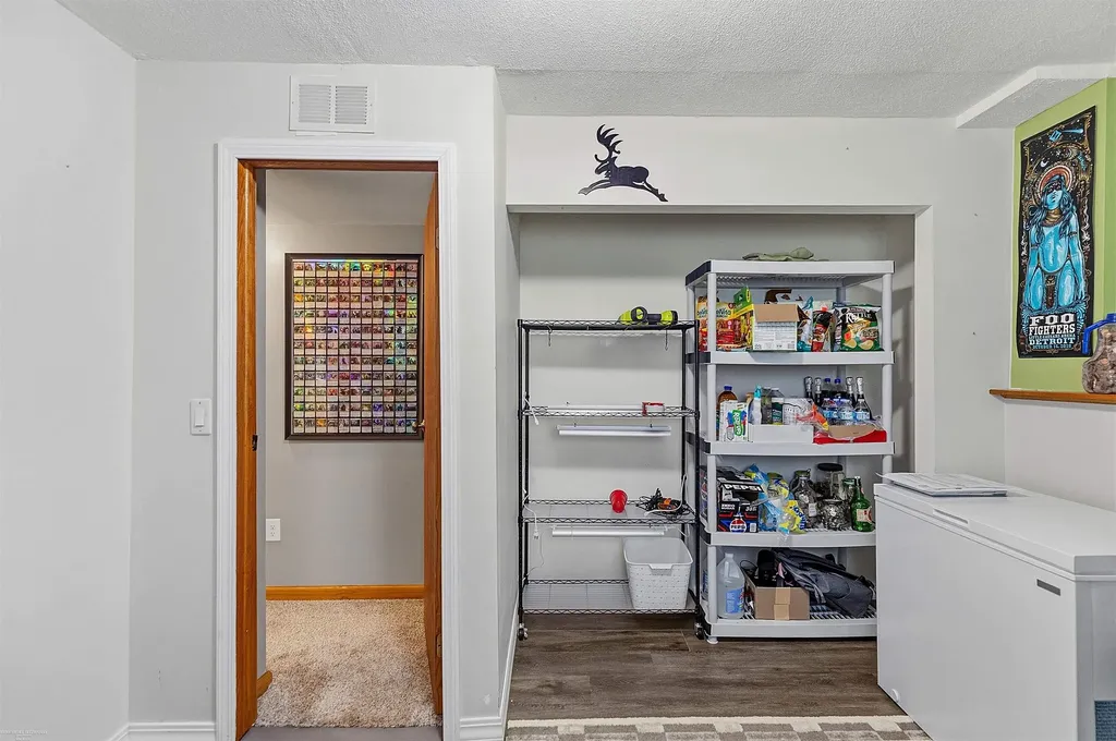 41688 Tetley Dr Drive Sterling Heights City MI 48313