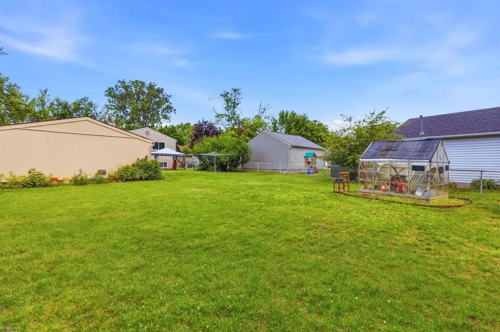 41688 Tetley Dr Drive Sterling Heights City MI 48313