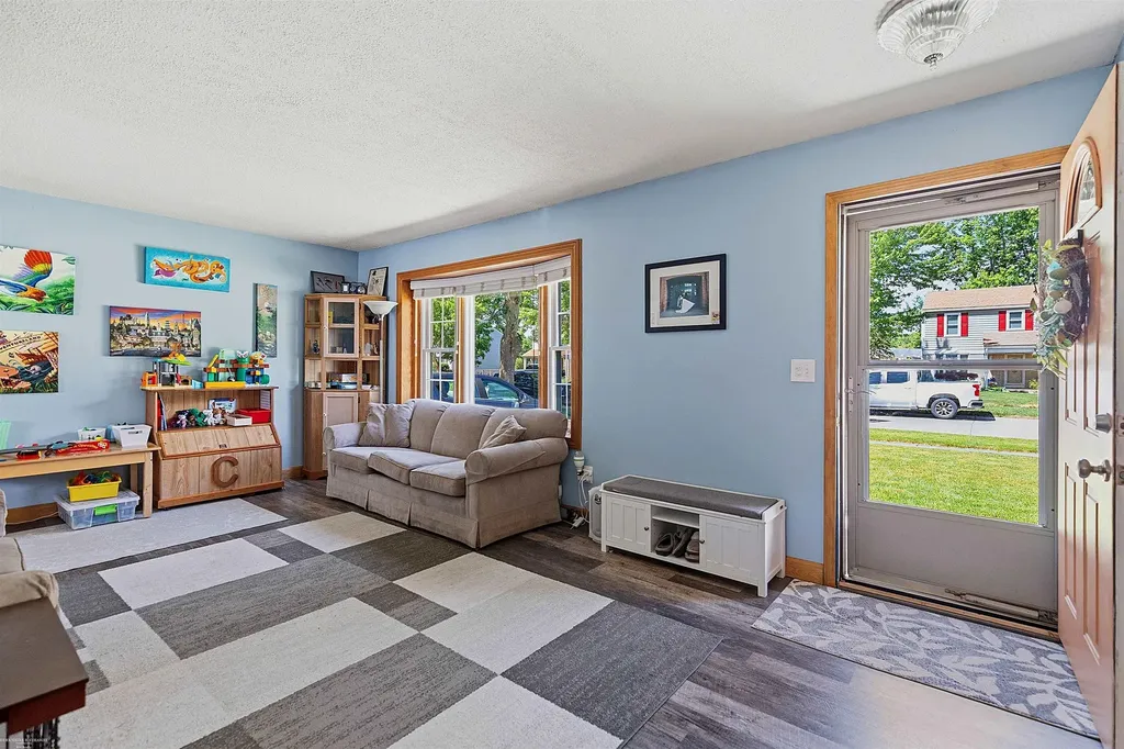 41688 Tetley Dr Drive Sterling Heights City MI 48313