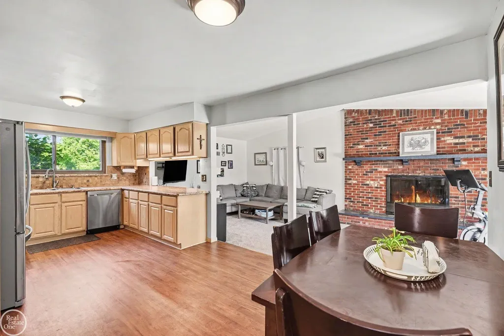 15733 Jennifer Court Fraser City MI 48026