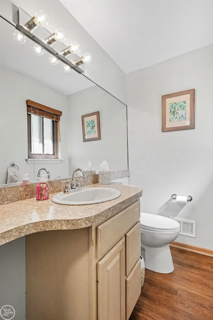 15733 Jennifer Court Fraser City MI 48026