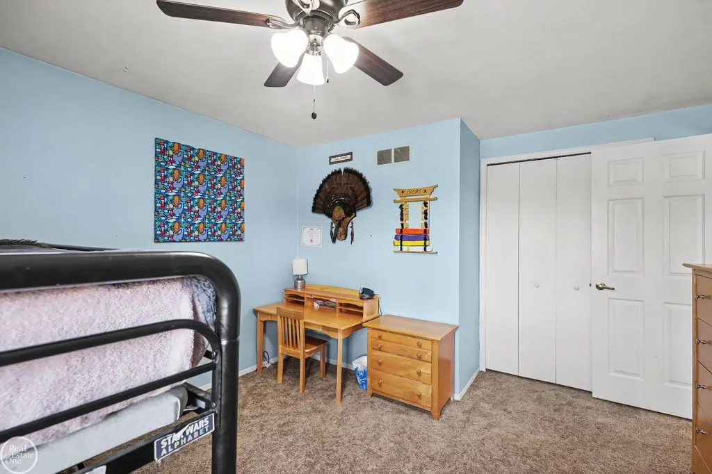 15733 Jennifer Court Fraser City MI 48026