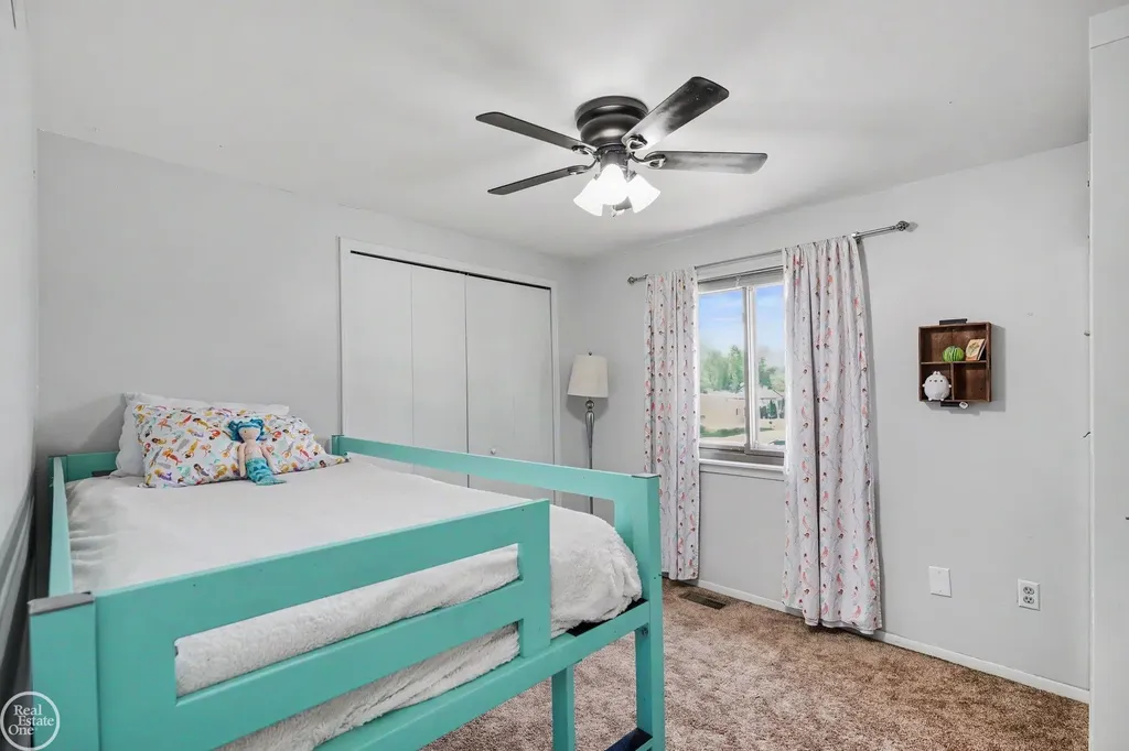 15733 Jennifer Court Fraser City MI 48026