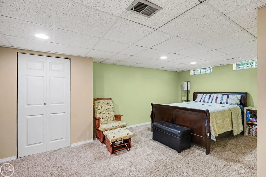 15733 Jennifer Court Fraser City MI 48026