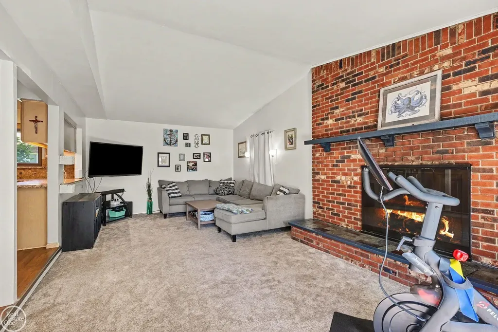 15733 Jennifer Court Fraser City MI 48026
