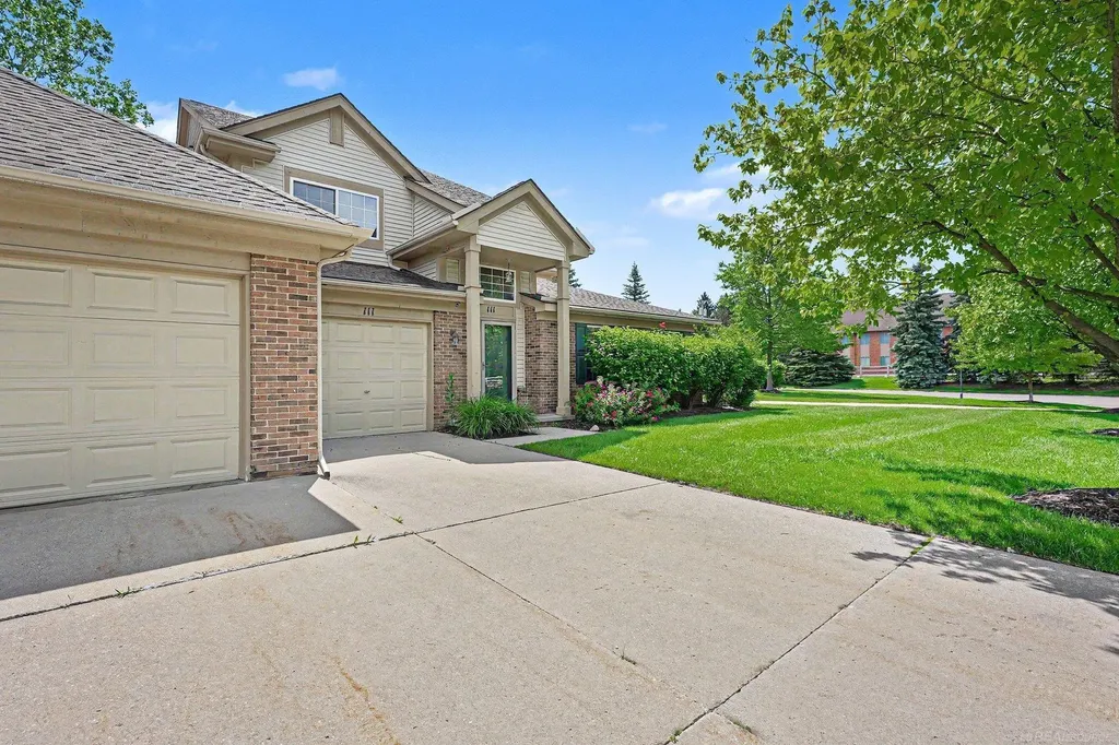 111 S Vista Drive Auburn Hills City MI 48326