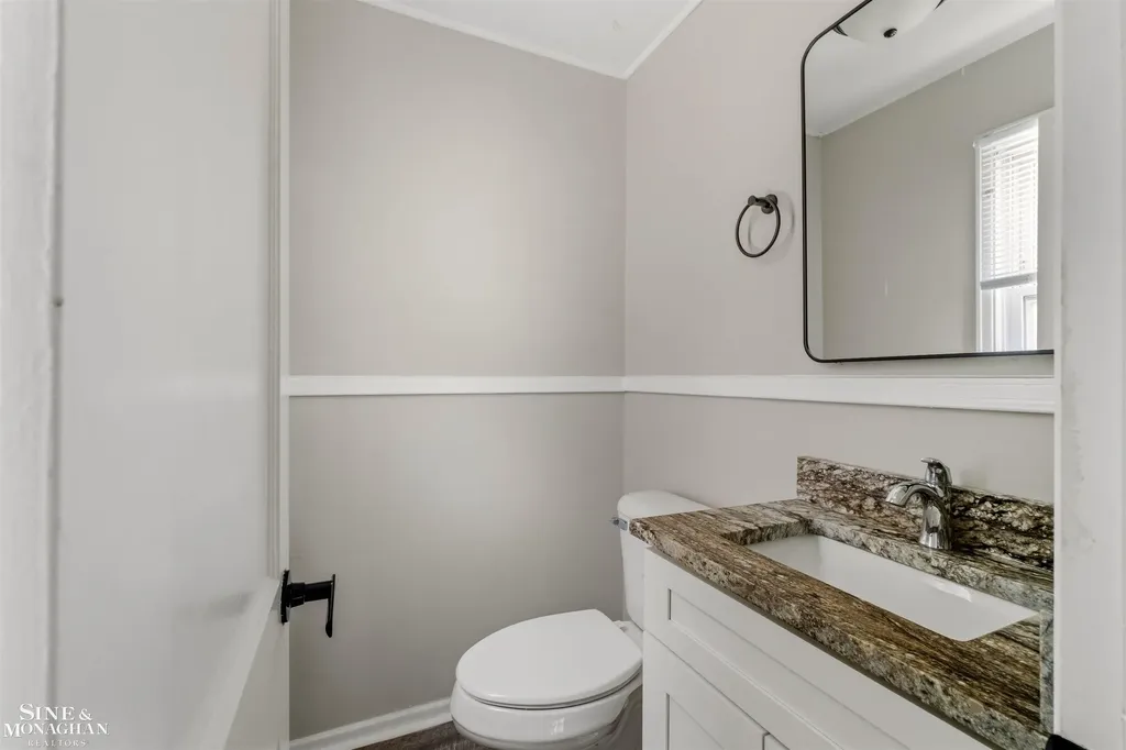 19282 Raymond Street Grosse Pointe Woods City MI 48236