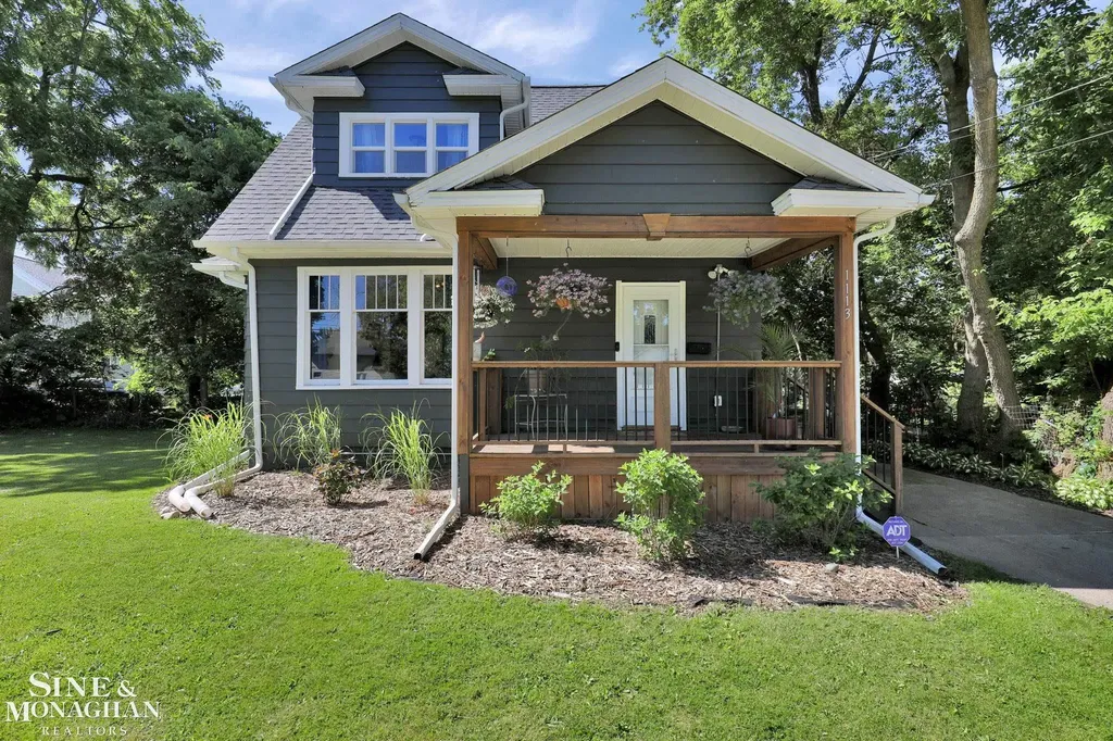 1113 W Michigan Avenue Lansing City MI 48915