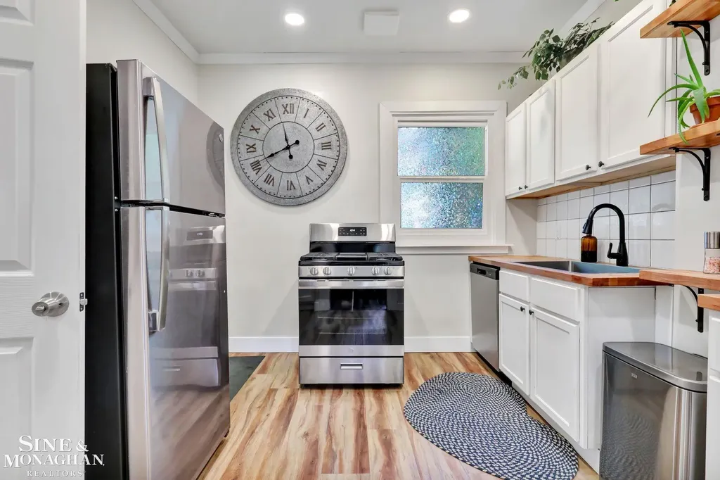 1113 W Michigan Avenue Lansing City MI 48915