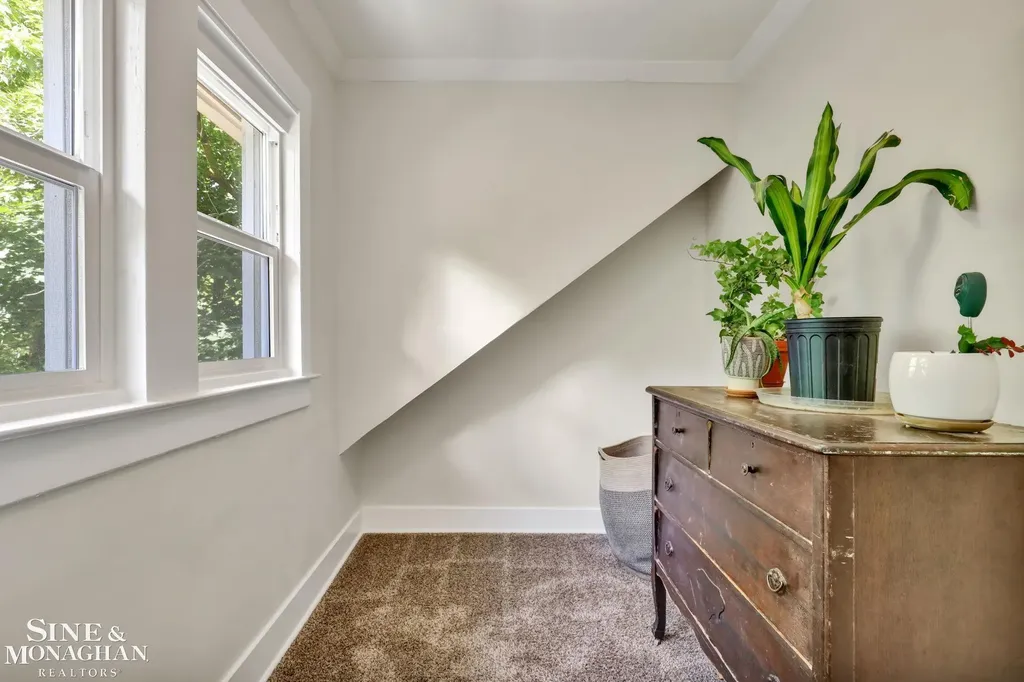 1113 W Michigan Avenue Lansing City MI 48915