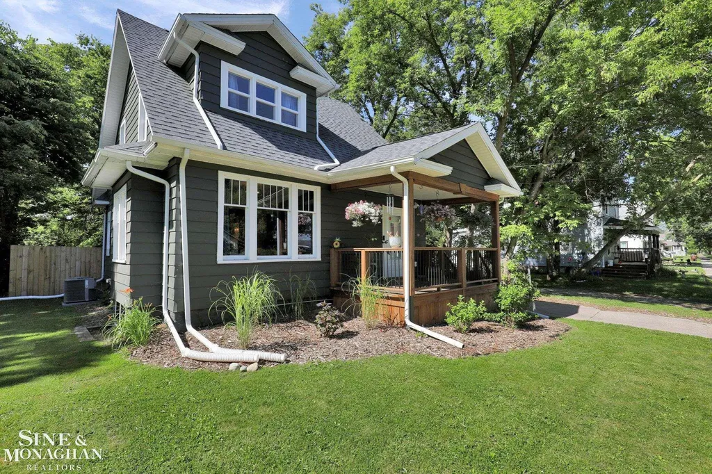 1113 W Michigan Avenue Lansing City MI 48915