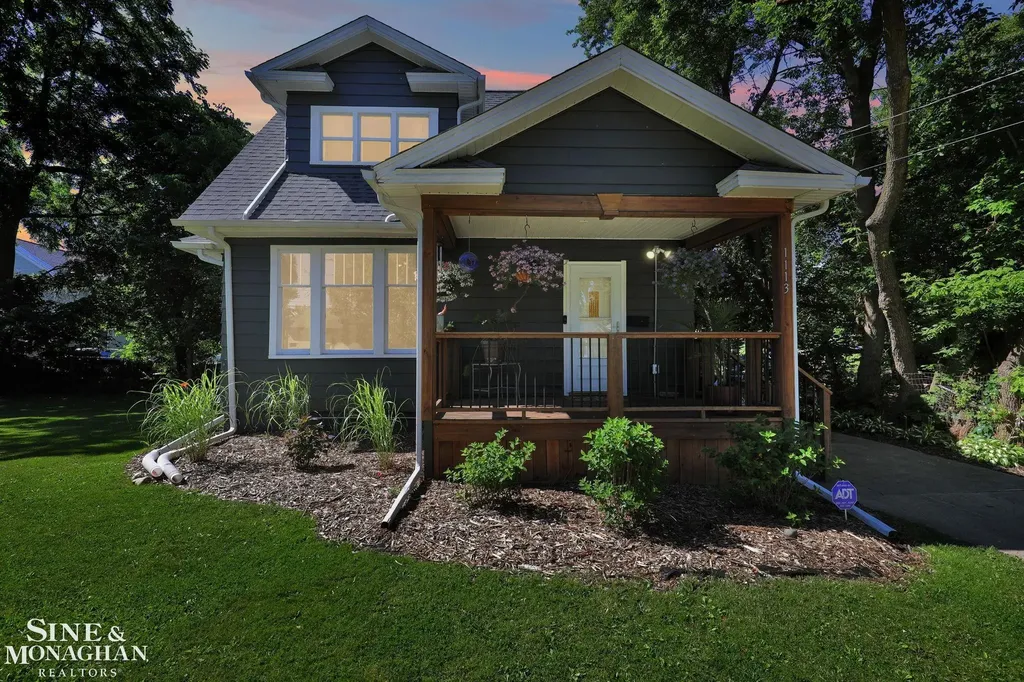1113 W Michigan Avenue Lansing City MI 48915