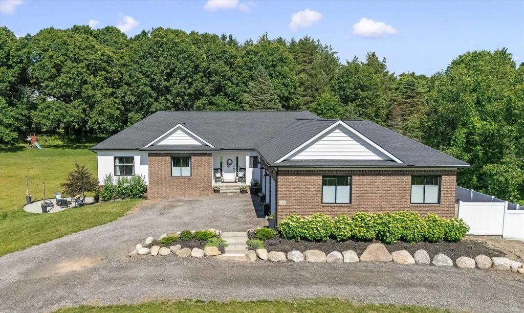 370 Windridge Lane Brandon Charter Township MI 48462