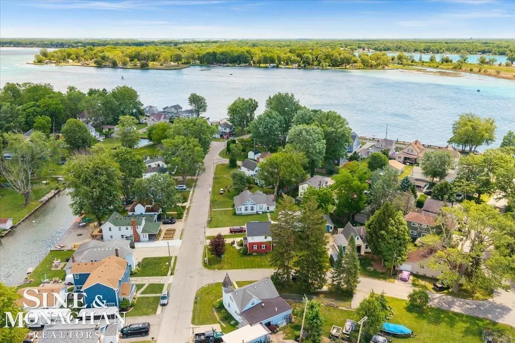 447 Ruskin Drive Algonac City MI 48001
