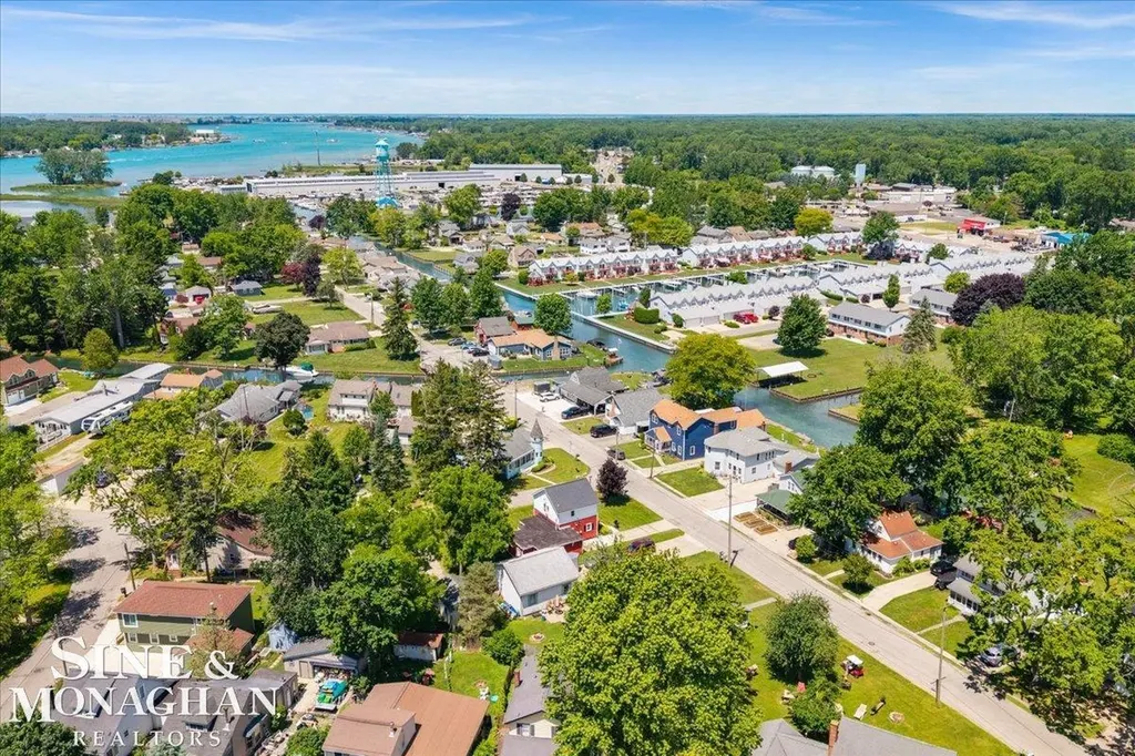 447 Ruskin Drive Algonac City MI 48001