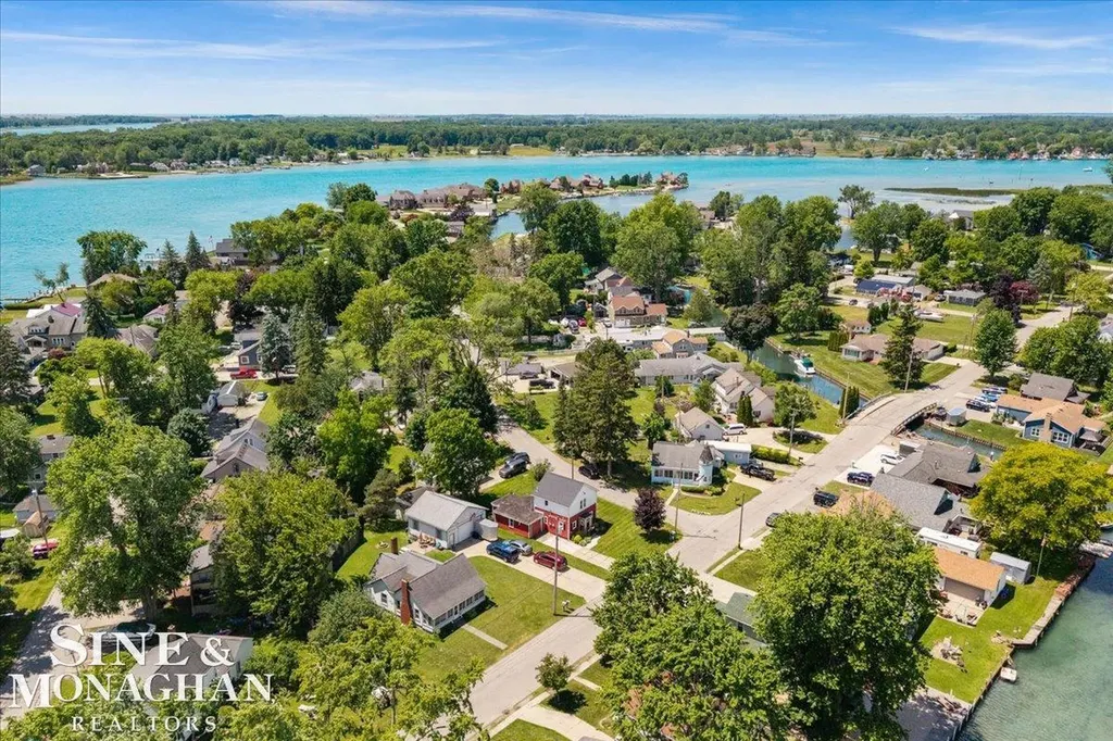 447 Ruskin Drive Algonac City MI 48001