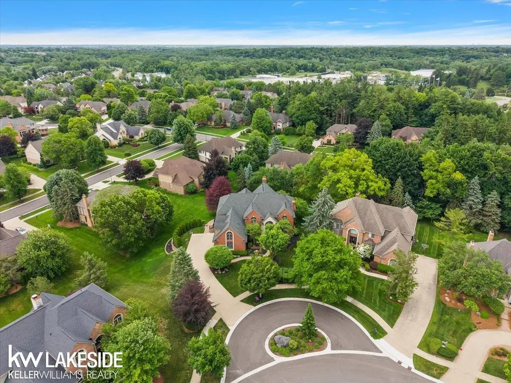 1387 Pebble Ridge Drive Rochester City MI 48307