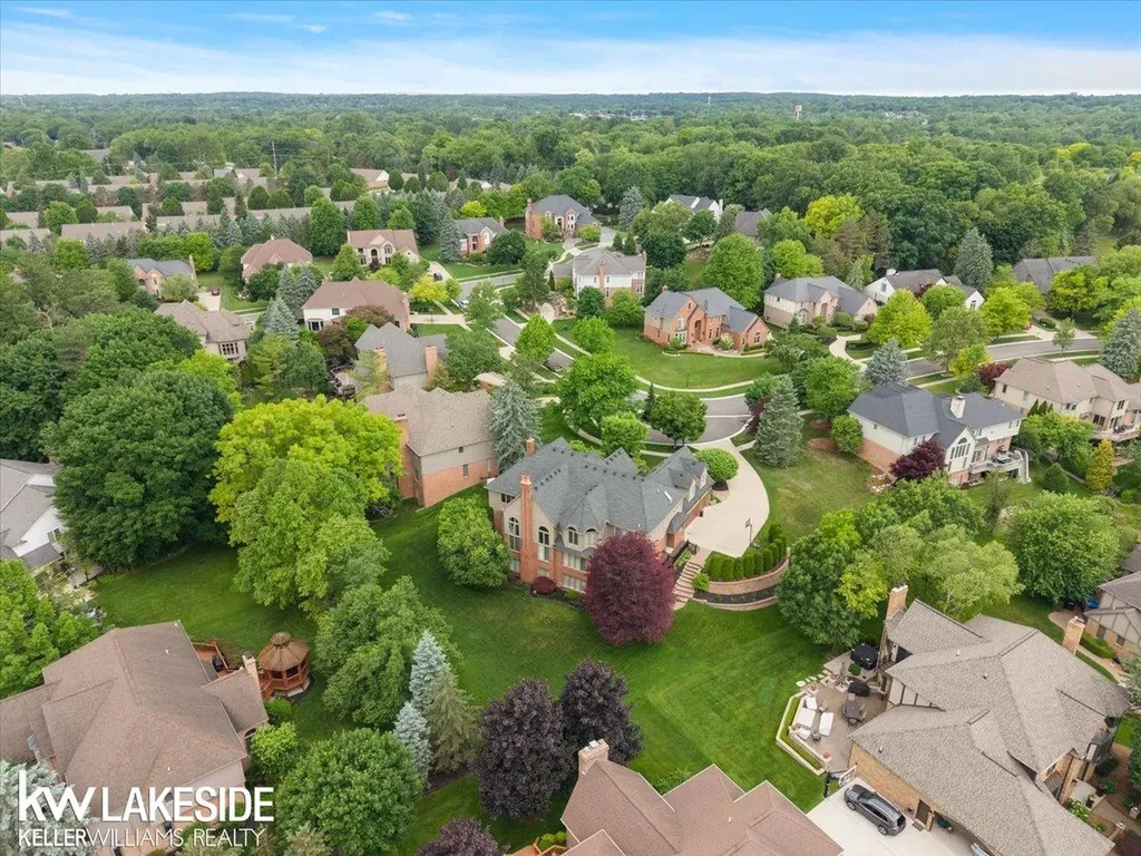 1387 Pebble Ridge Drive Rochester City MI 48307
