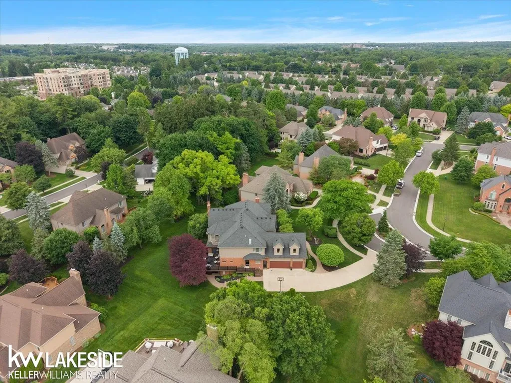 1387 Pebble Ridge Drive Rochester City MI 48307
