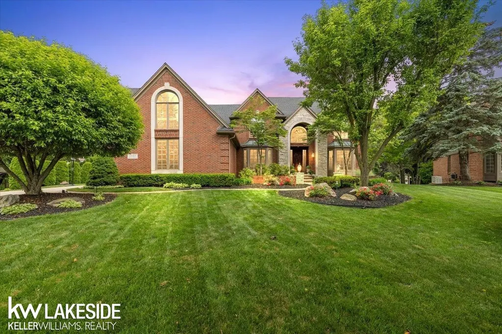 1387 Pebble Ridge Drive Rochester City MI 48307
