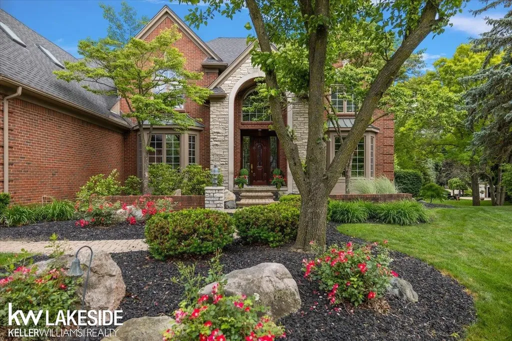 1387 Pebble Ridge Drive Rochester City MI 48307