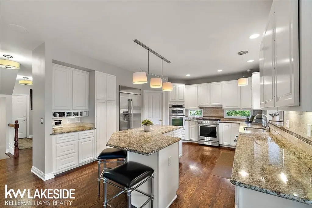 1387 Pebble Ridge Drive Rochester City MI 48307