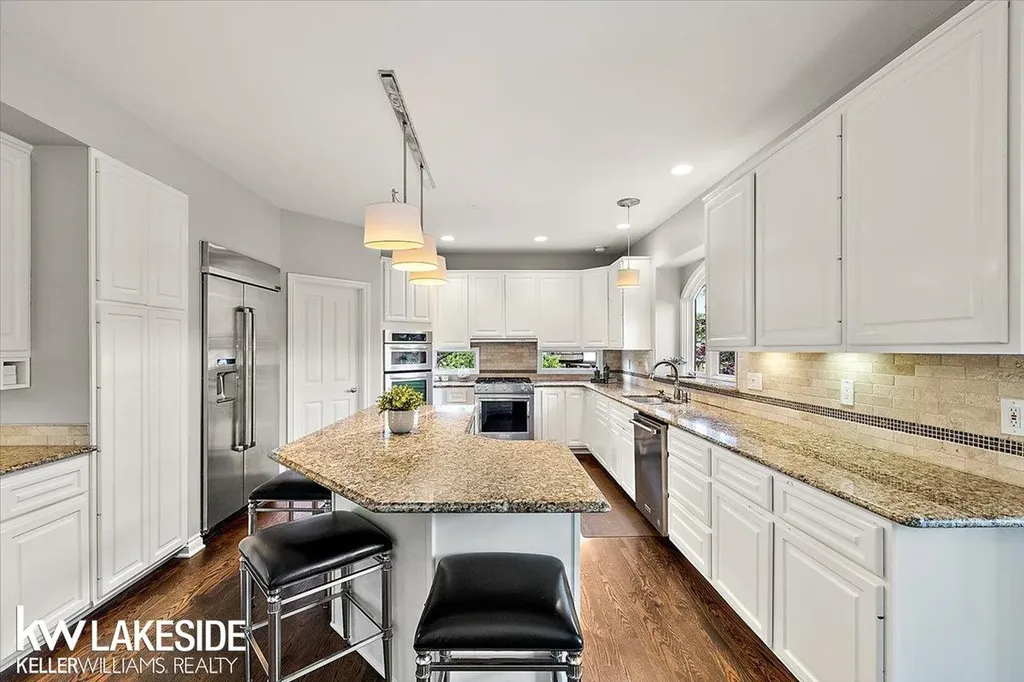 1387 Pebble Ridge Drive Rochester City MI 48307