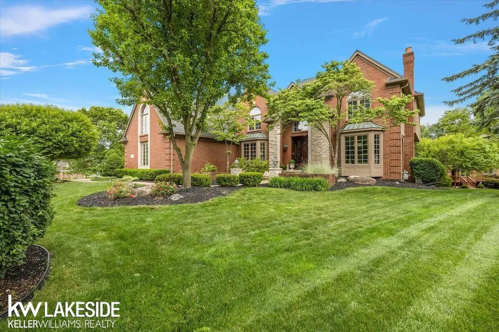 1387 Pebble Ridge Drive Rochester City MI 48307